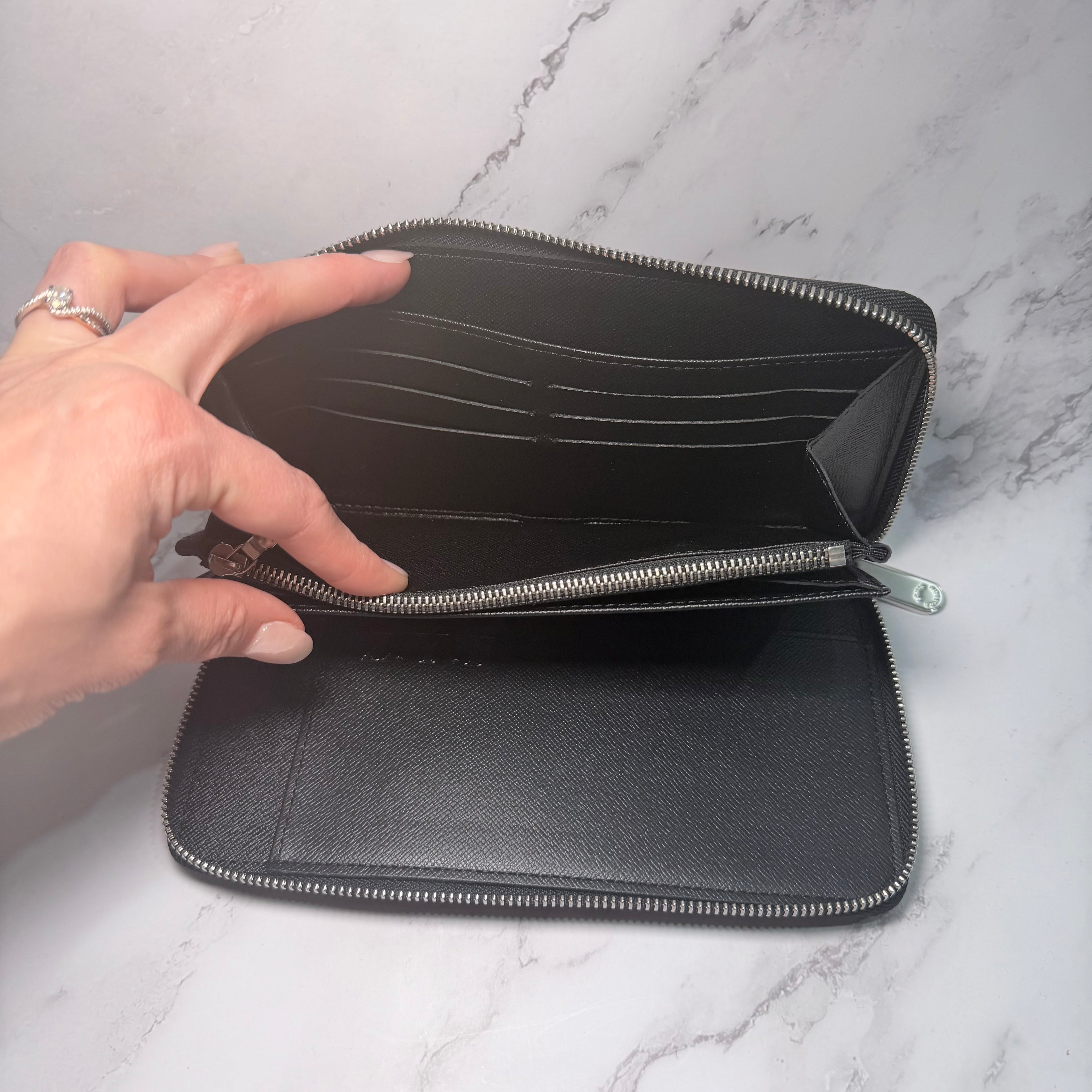 Louis Vuitton wallet large zippy -236