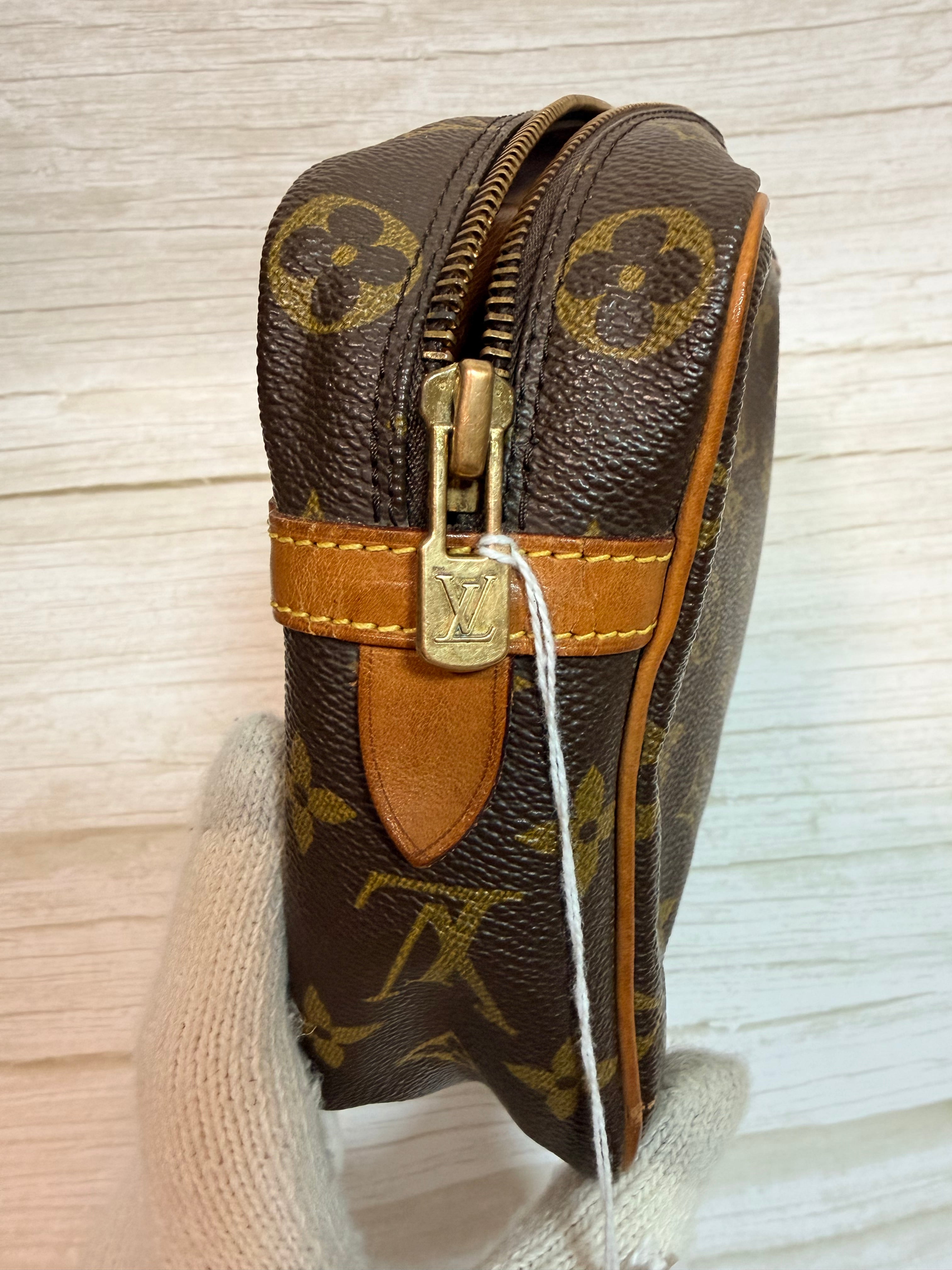Louis Vuitton Compiegne 23 Business Clutch Bag -088