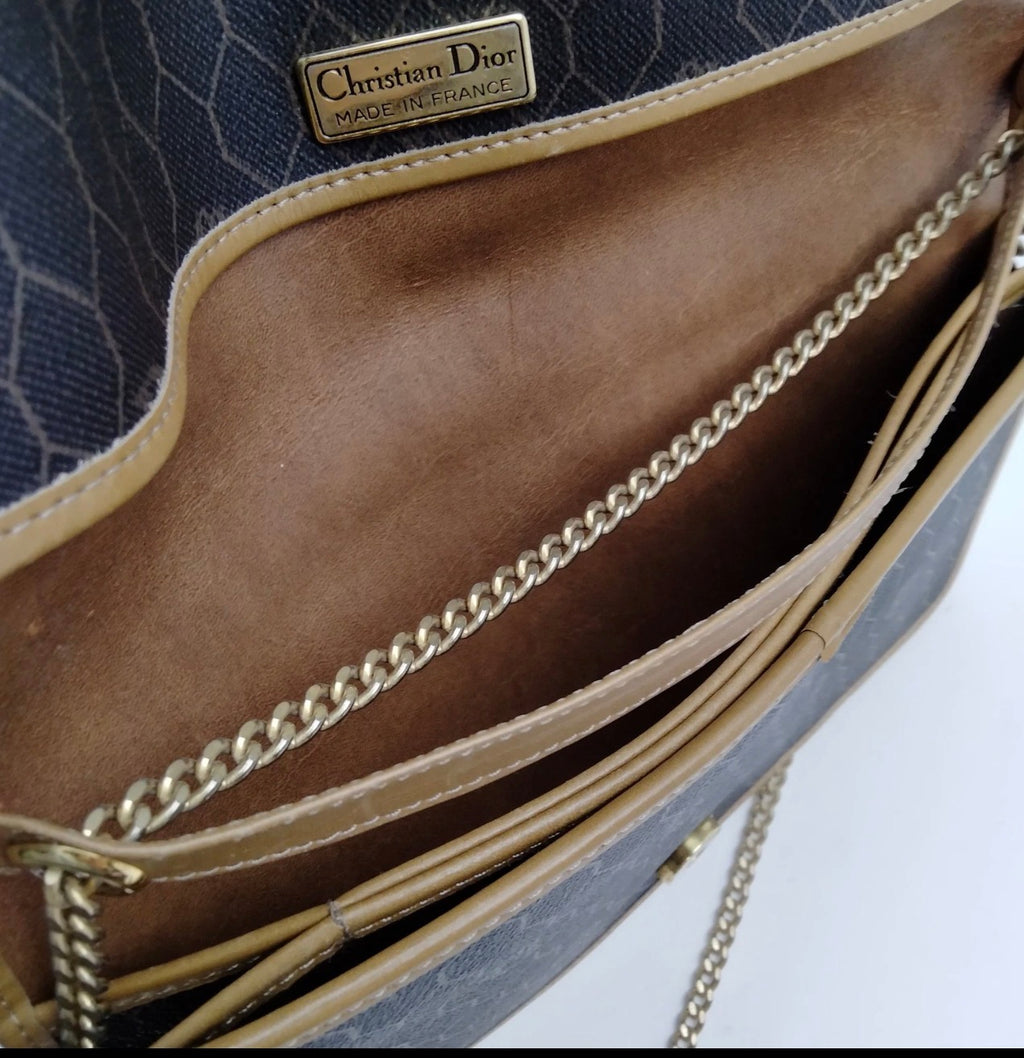 Christian Dior shoulder bag with chain