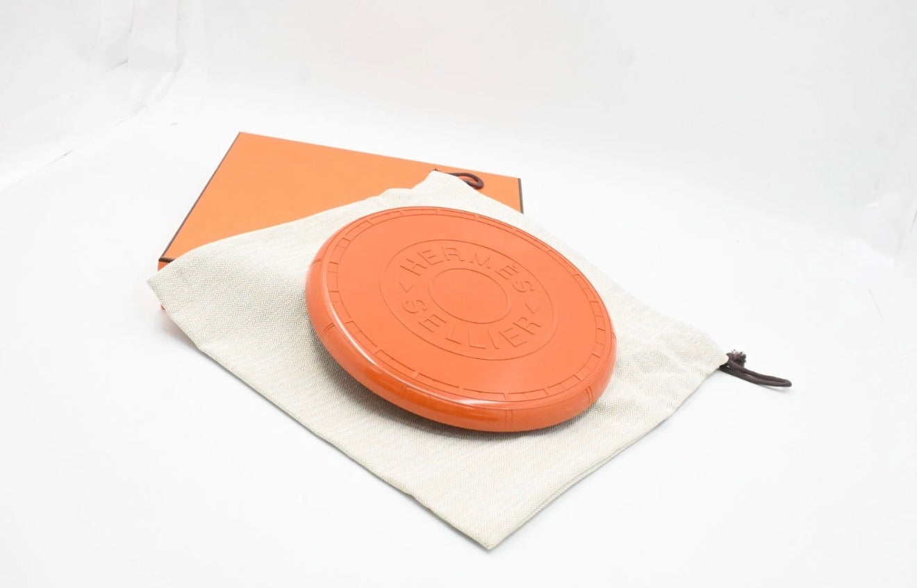 Hermes frisbee