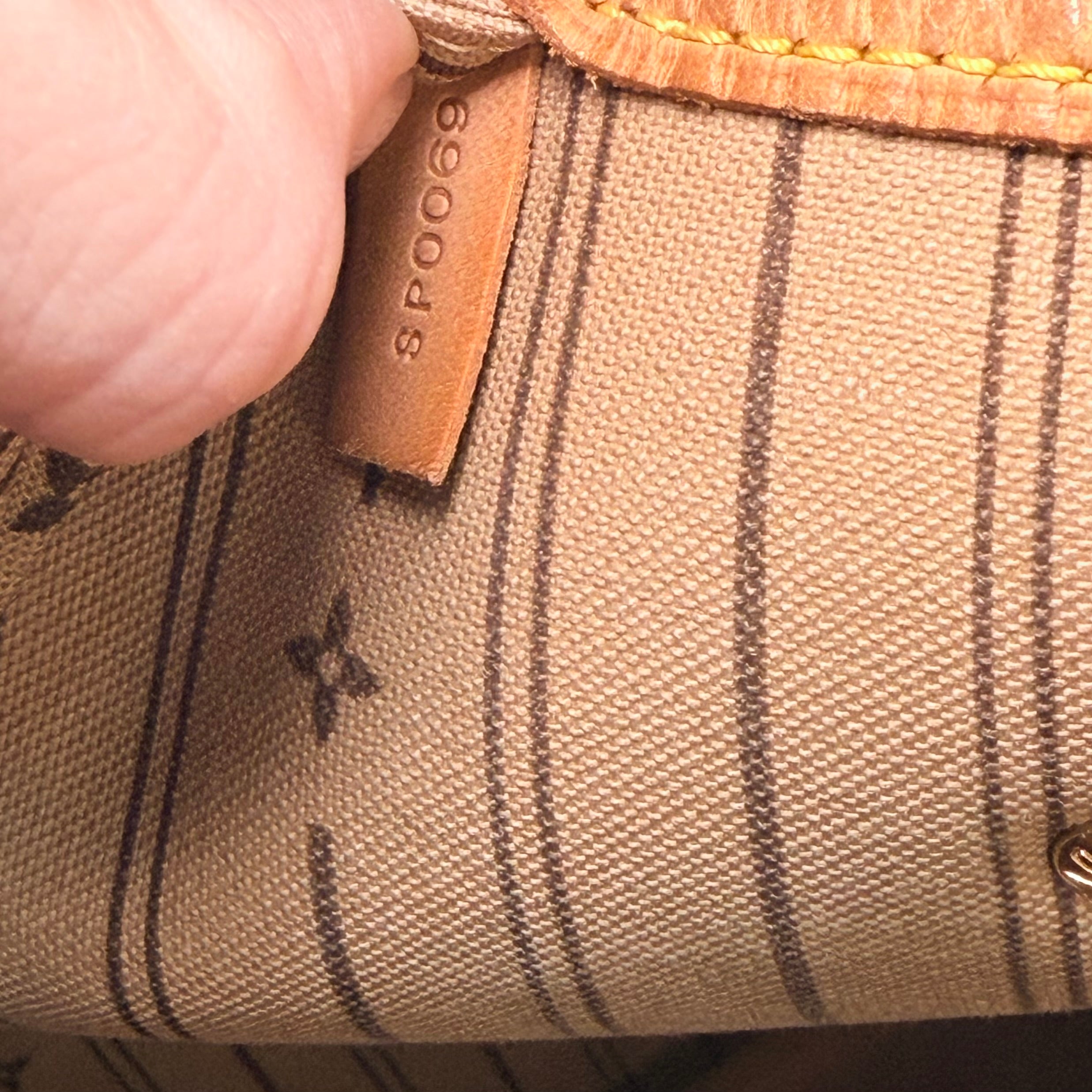 Louis Vuitton Neverful GM -203
