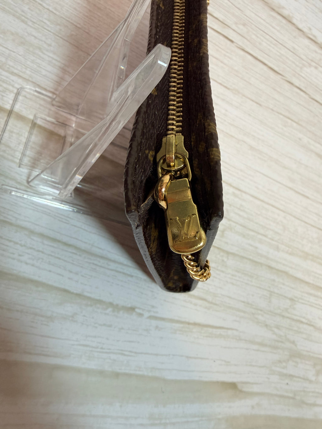 Louis Vuitton pochuette