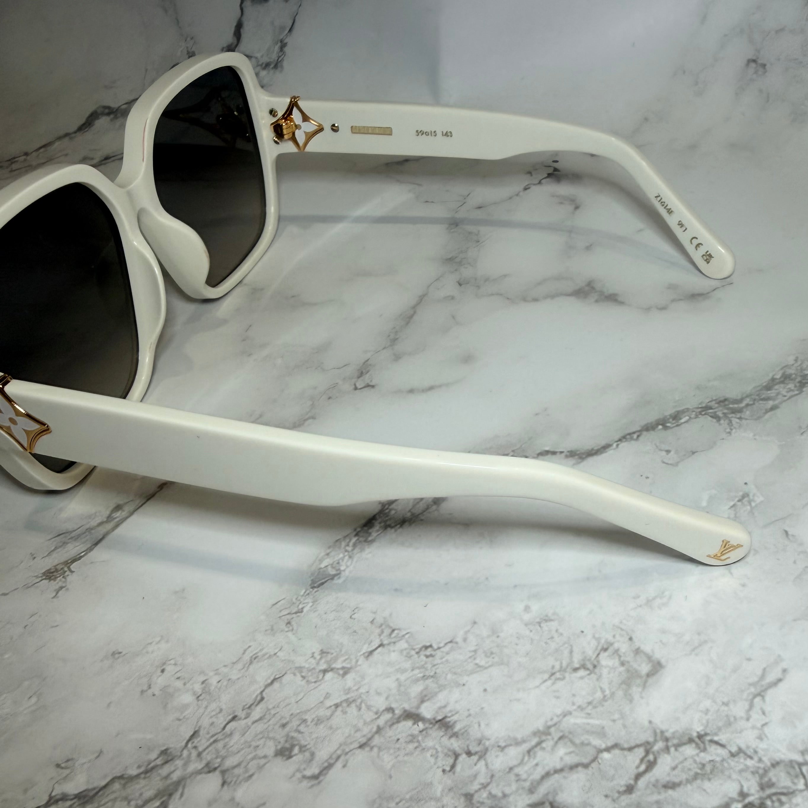 Louis Vuitton Flore Carre sunglasses -235