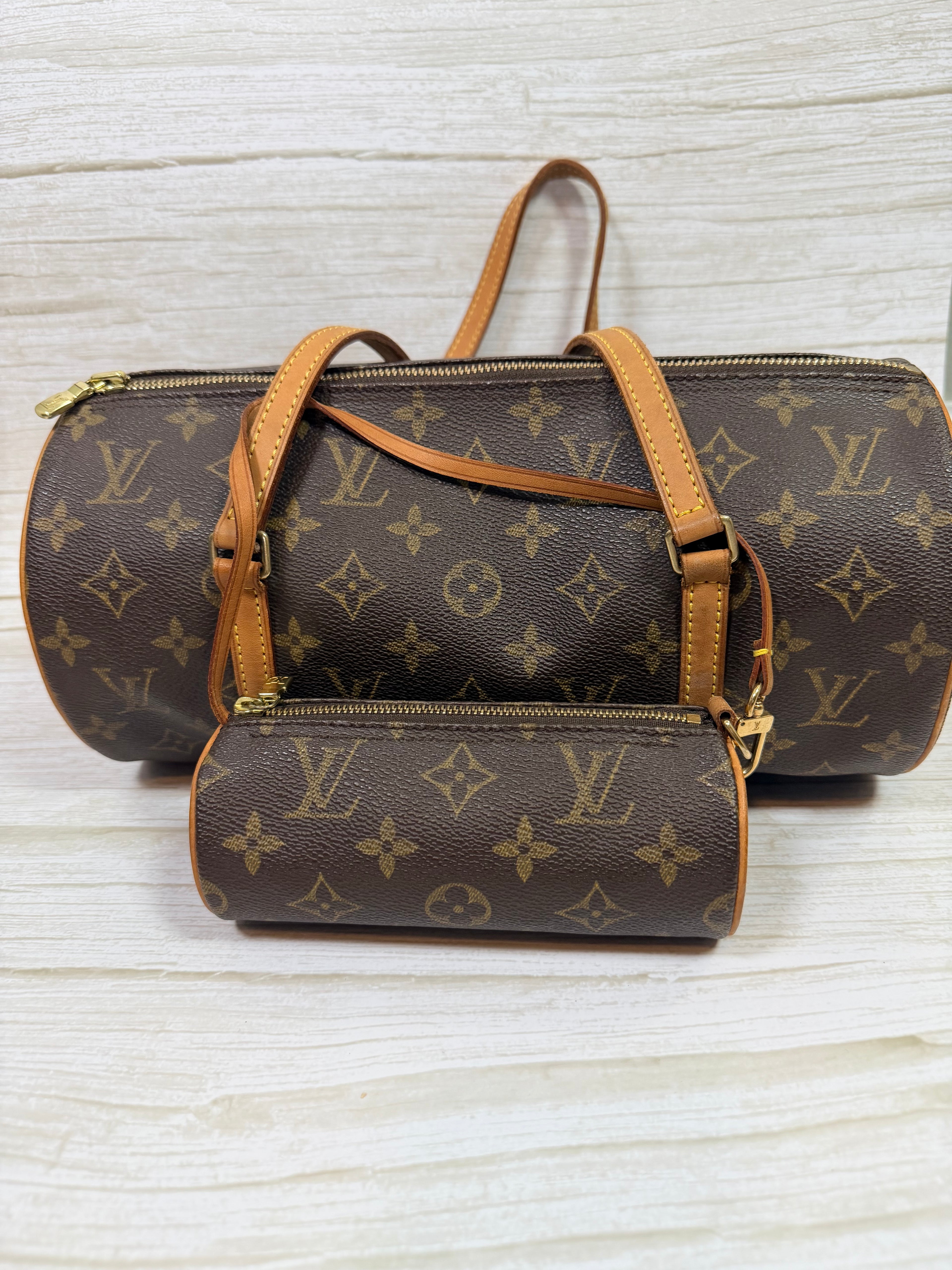 Louis Vuitton papillon 30 monogram w/pouch - 133