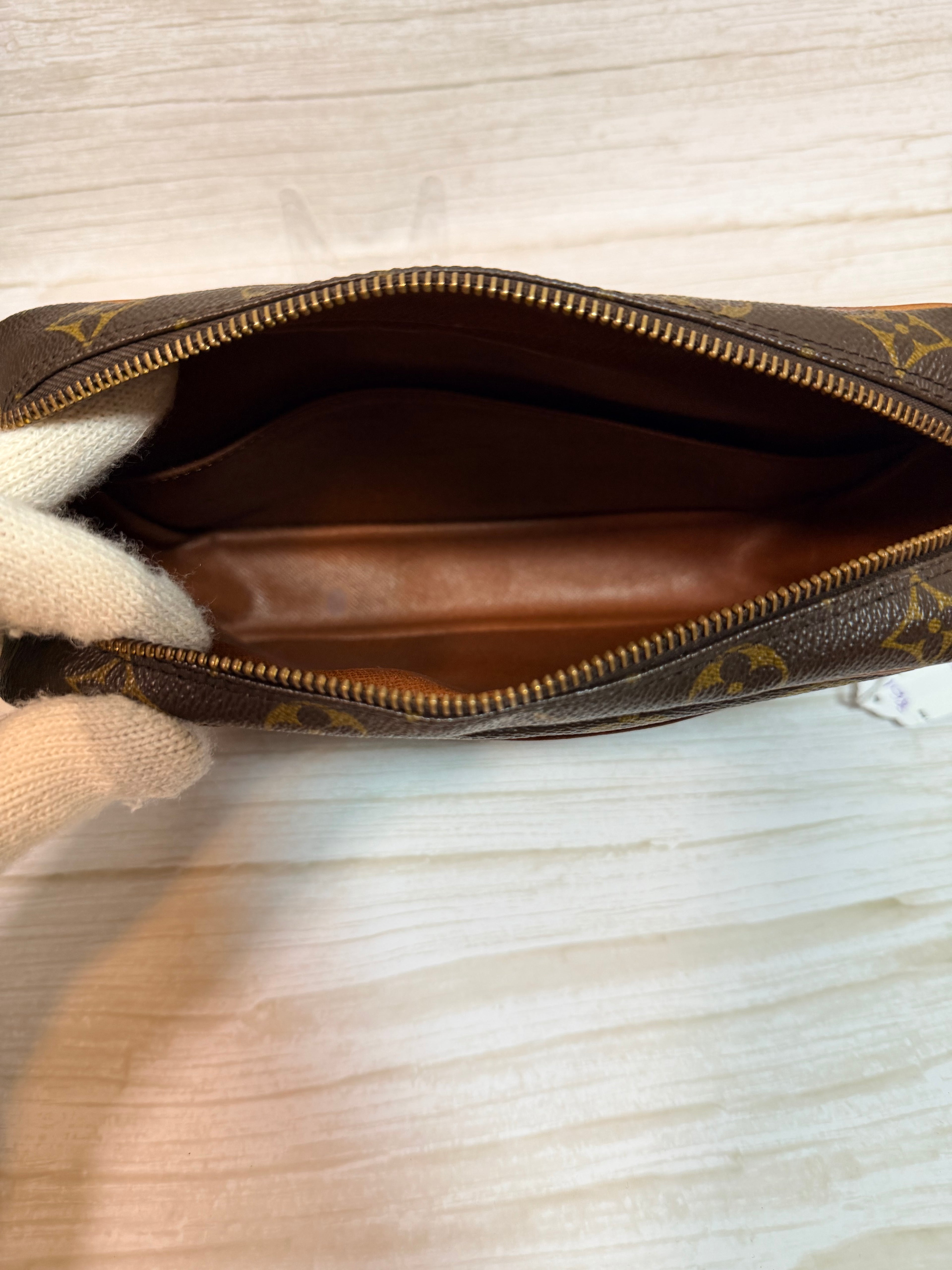 Louis Vuitton Compiegne 23 Business Clutch Bag -088