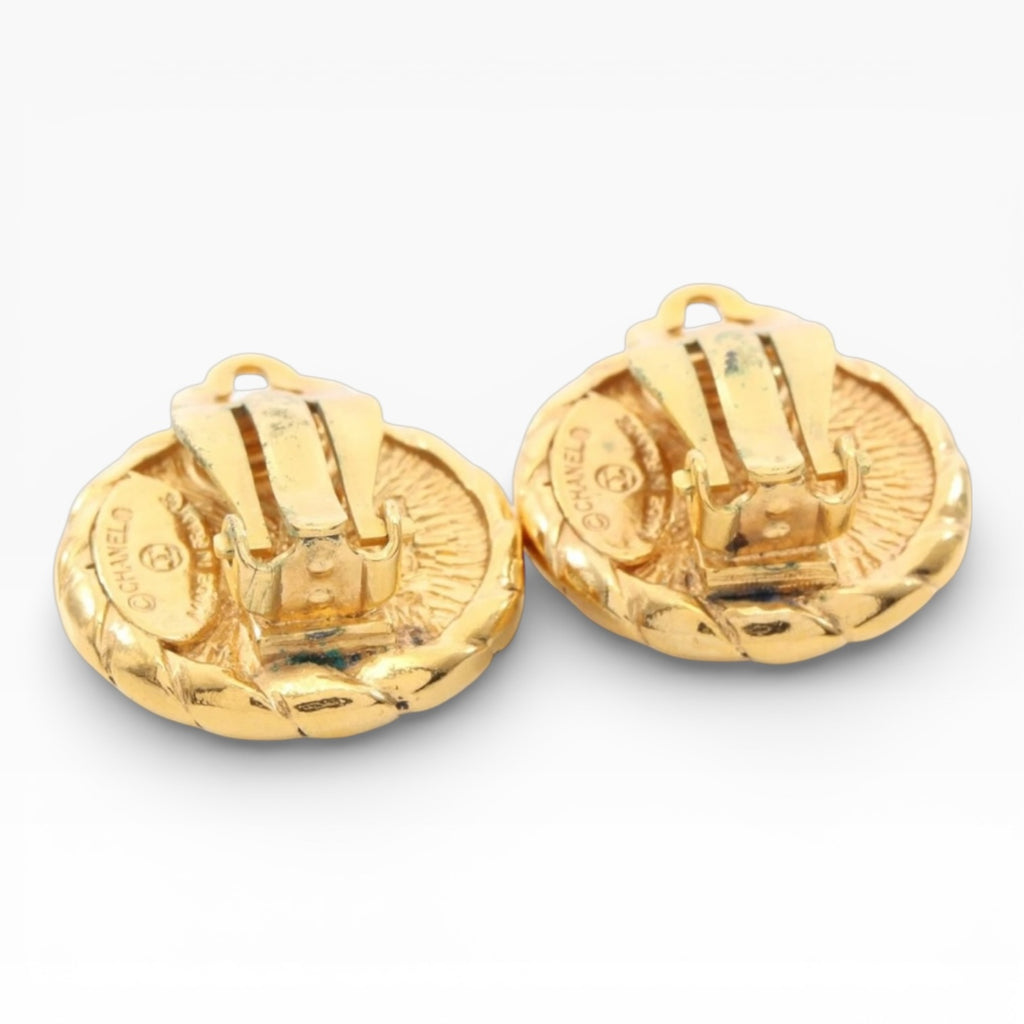 Chanel Clip-on Earrings Round Gold Plated Artificial pearl White Coco