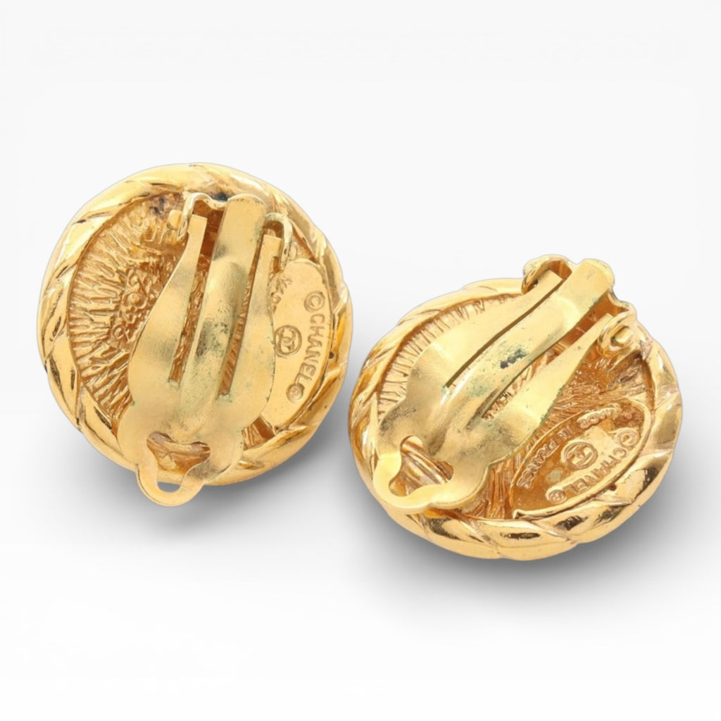 Chanel Clip-on Earrings Round Gold Plated Artificial pearl White Coco