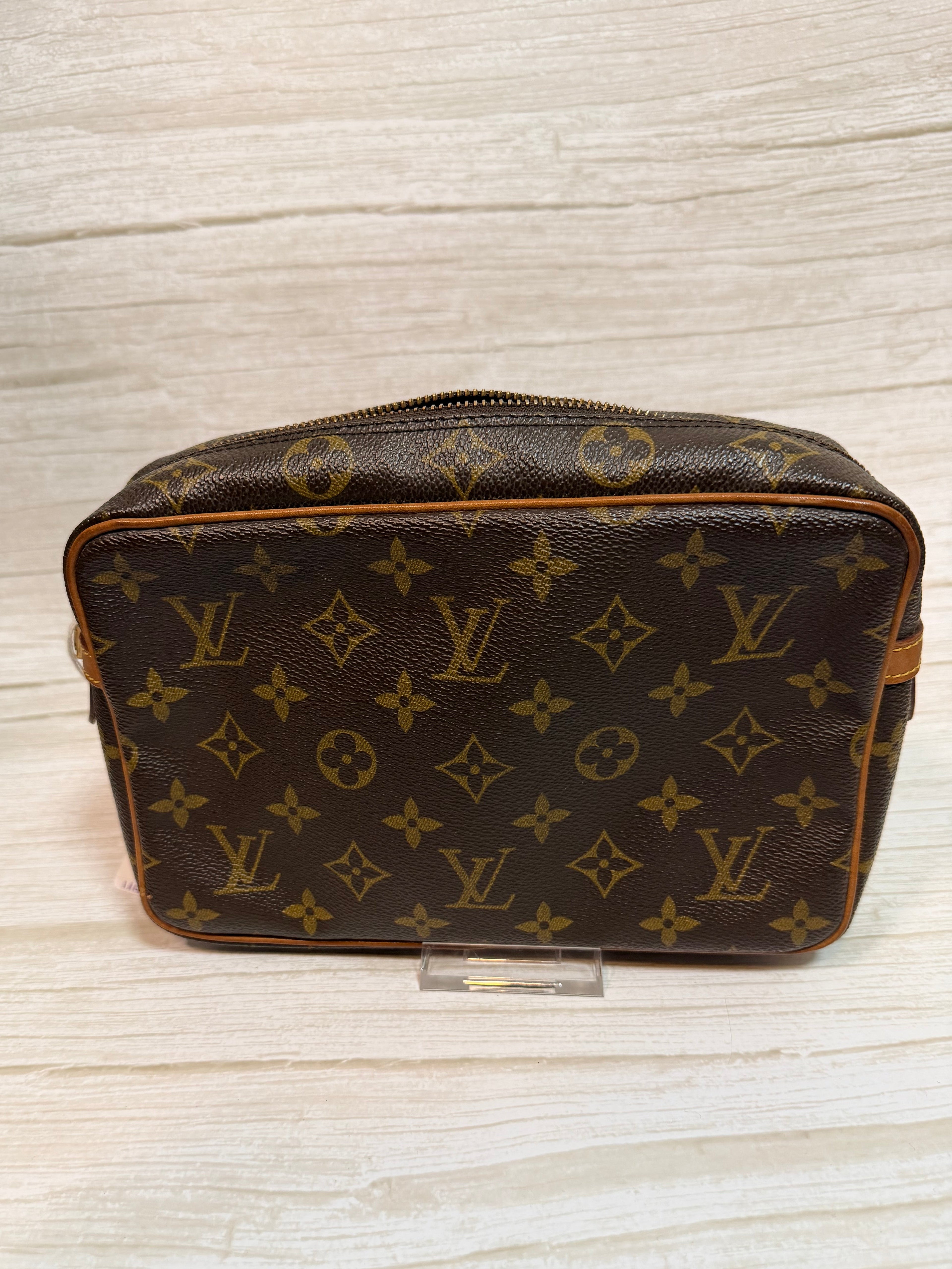 Louis Vuitton Compiegne 23 Business Clutch Bag -088