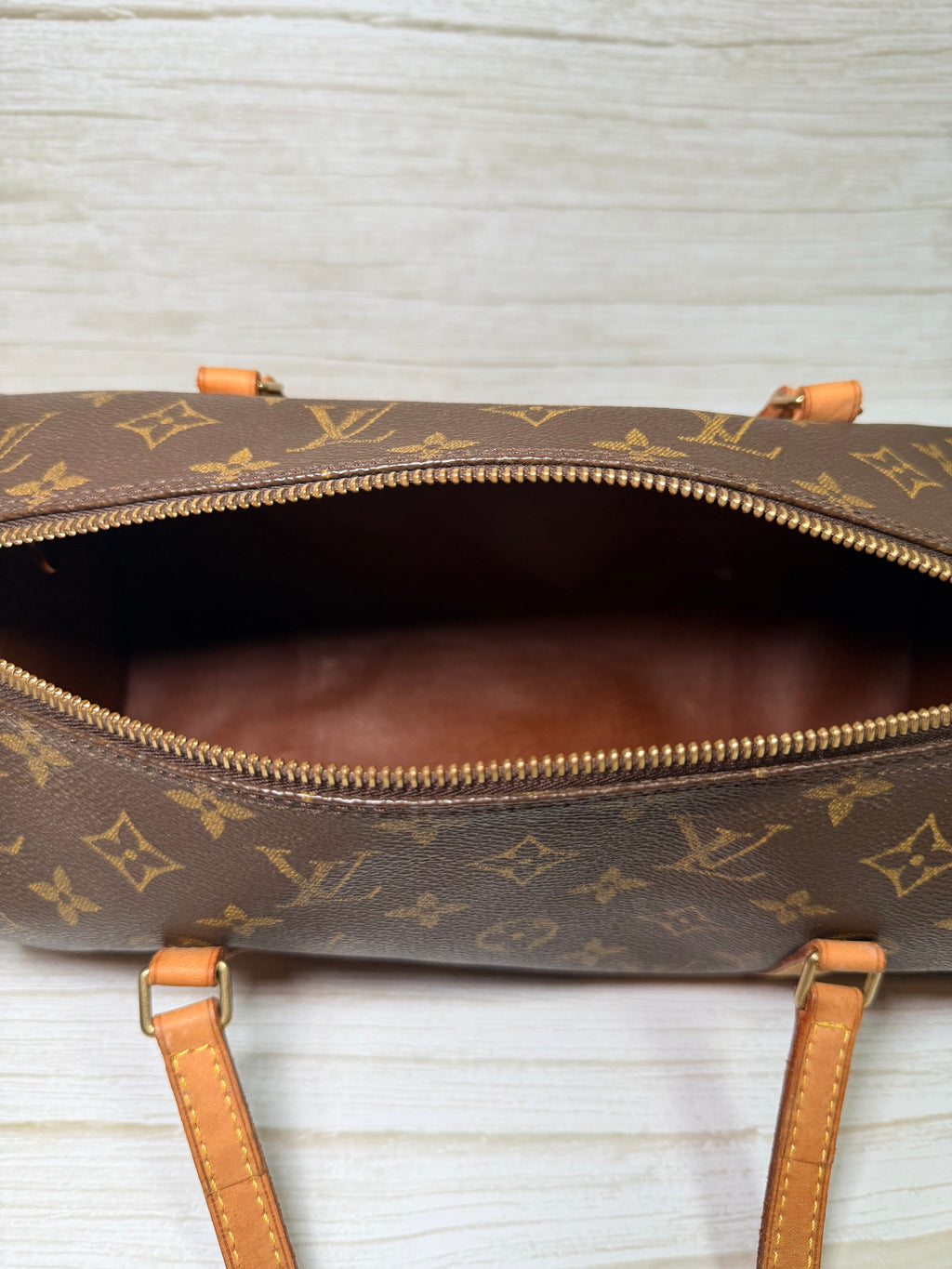 Louis Vuitton papillon 30 monogram w/pouch - 133
