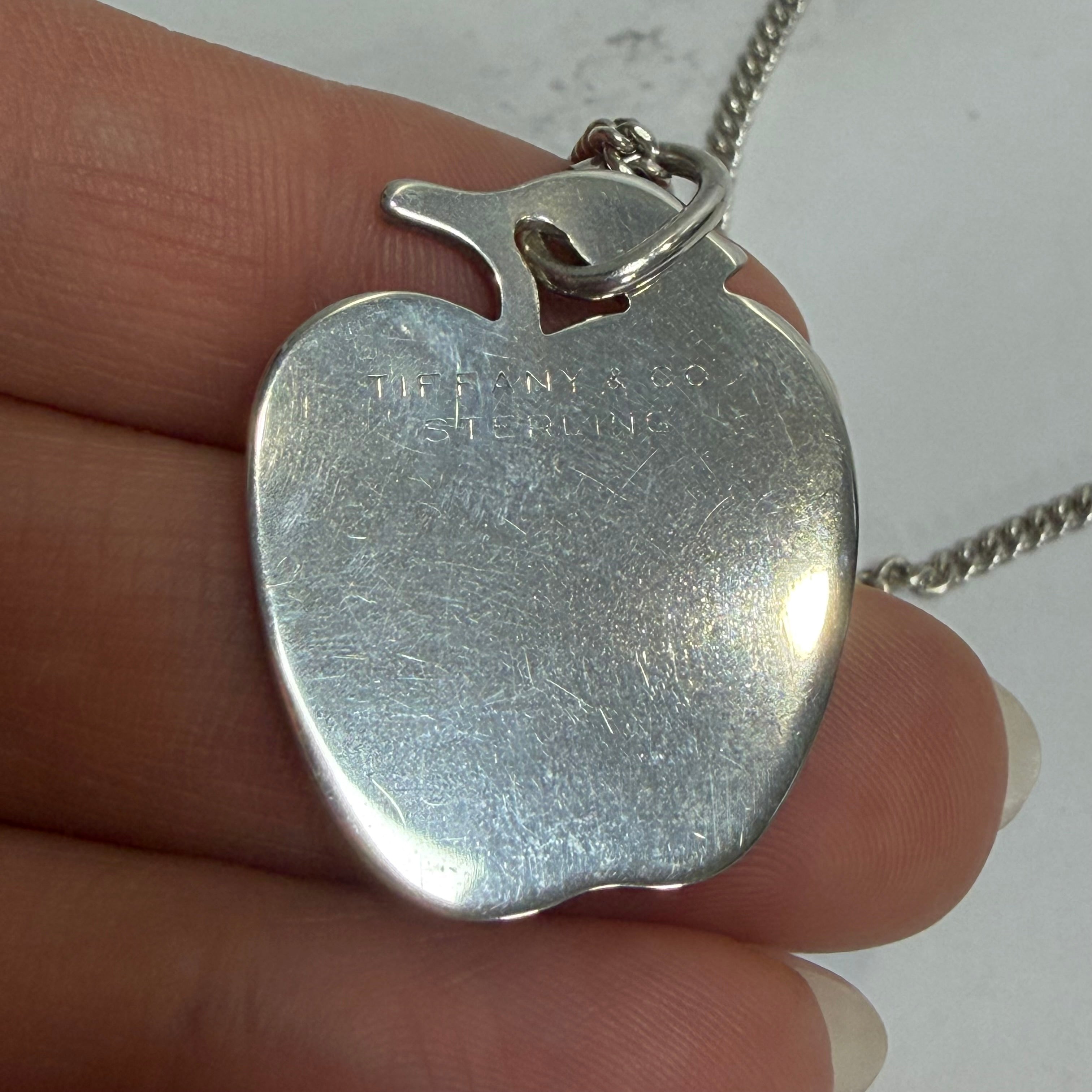Tiffany & Co apple motif  necklace - 229