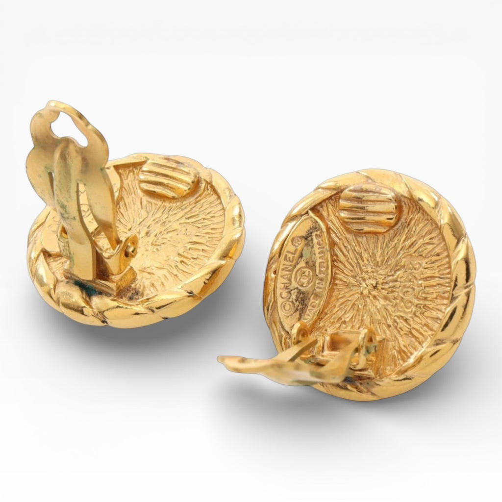 Chanel Clip-on Earrings Round Gold Plated Artificial pearl White Coco