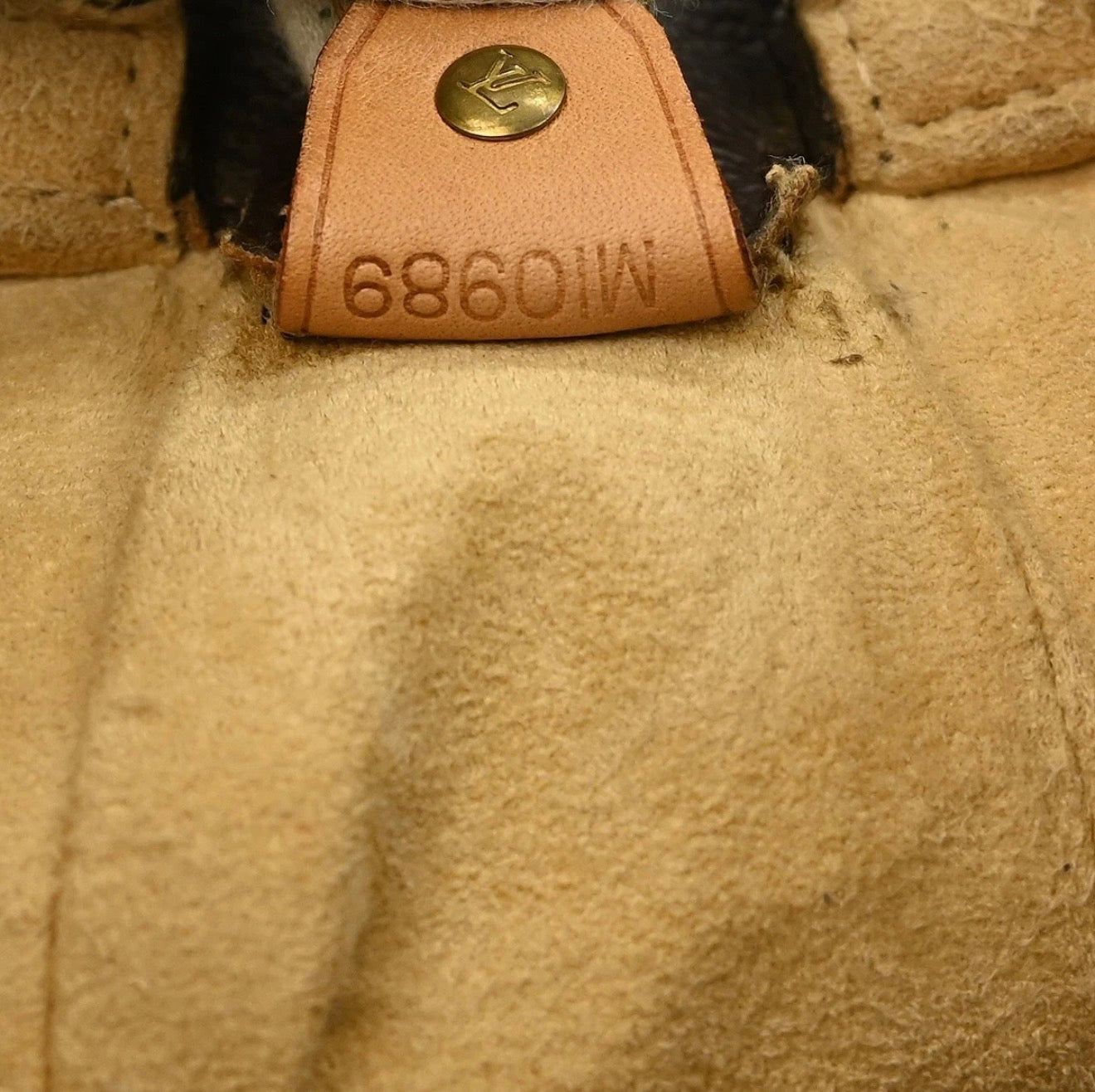 Louis Vuitton Looping GM - 043