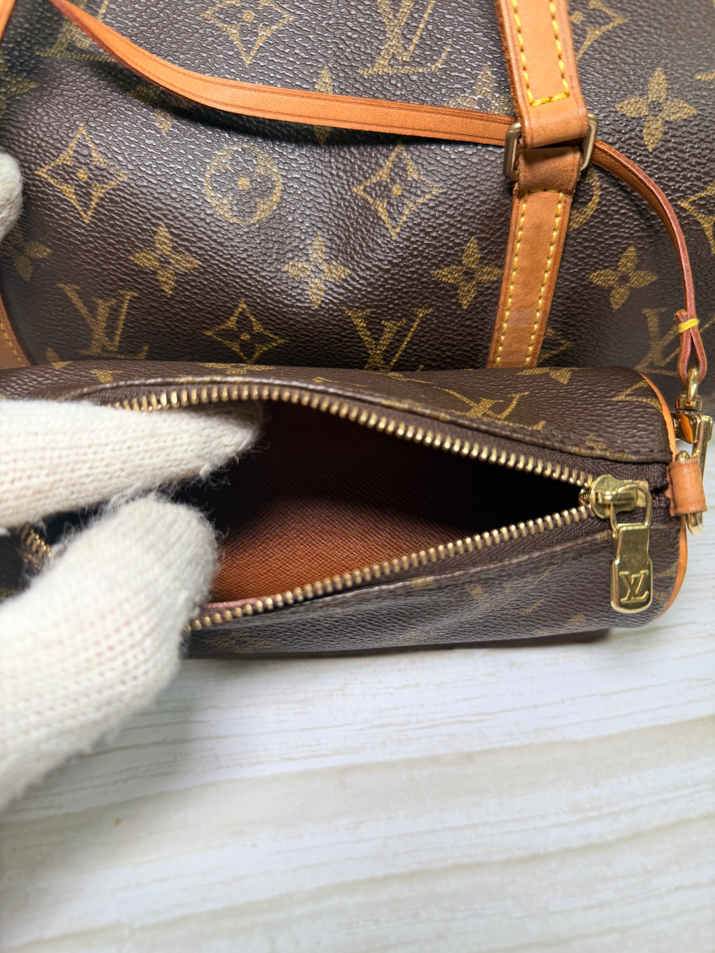 Louis Vuitton papillon 30 monogram w/pouch - 133