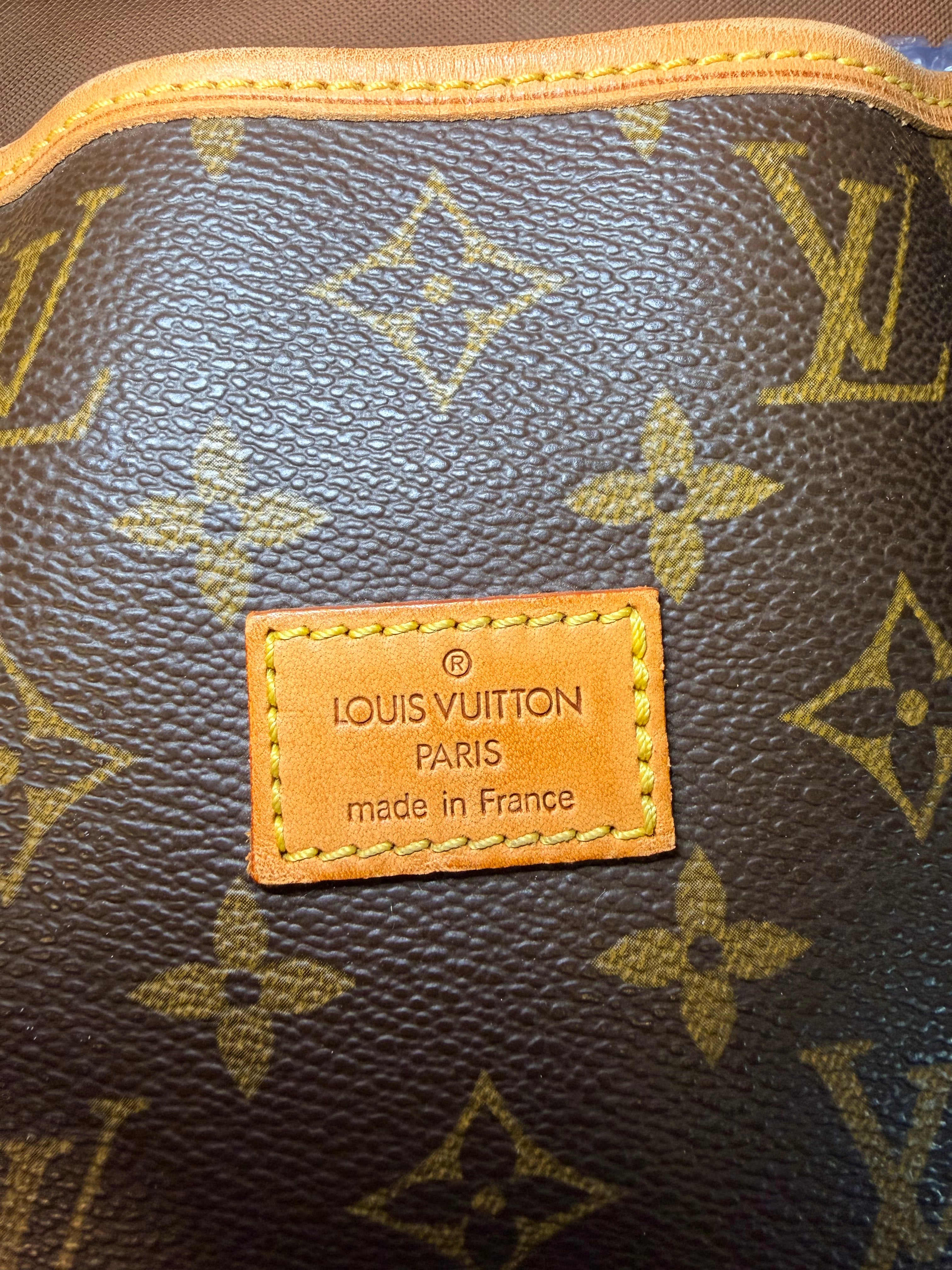 Louis Vuitton Saumur 30 Messenger Bag - 187