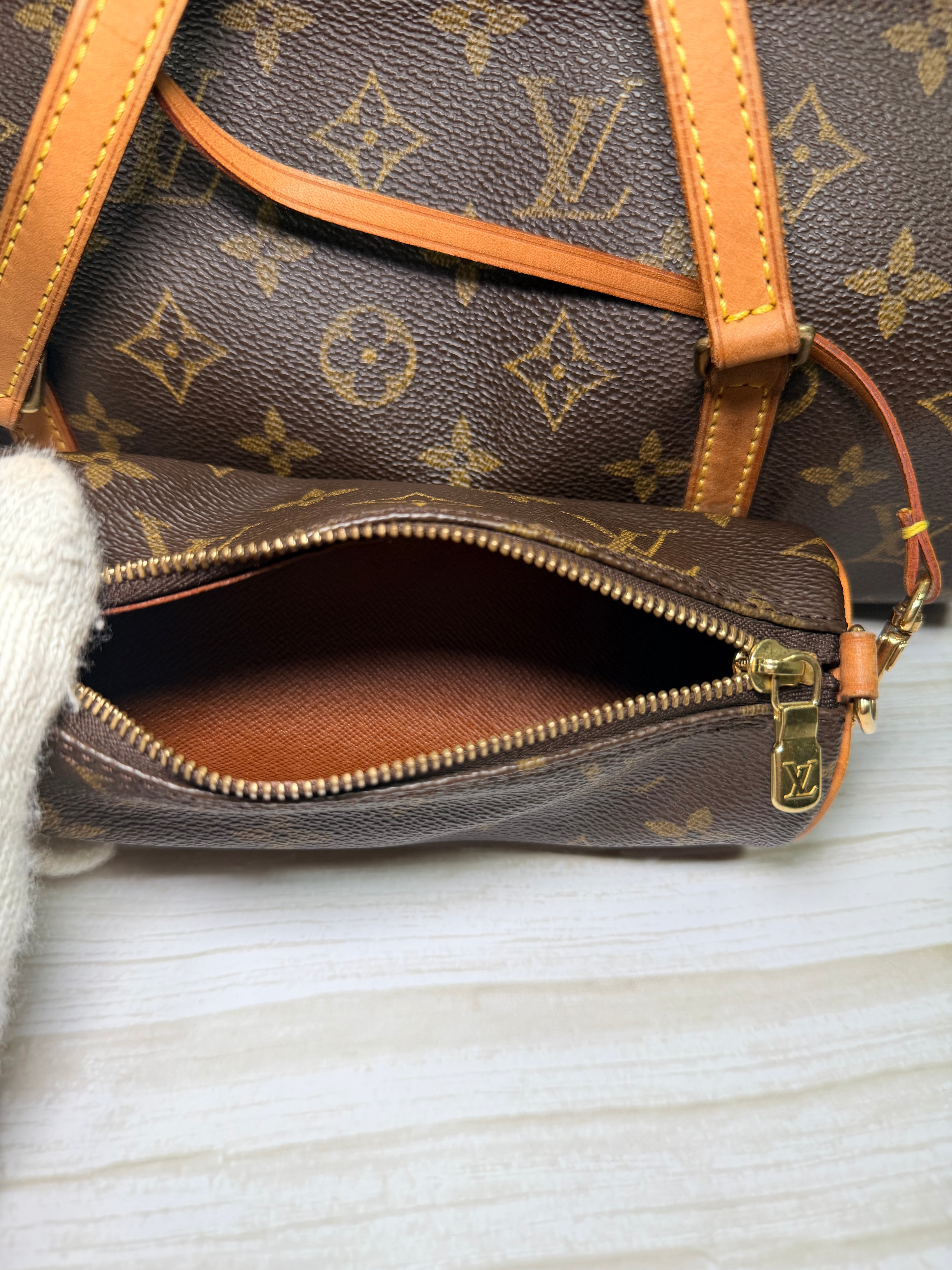 Louis Vuitton papillon 30 monogram w/pouch - 133