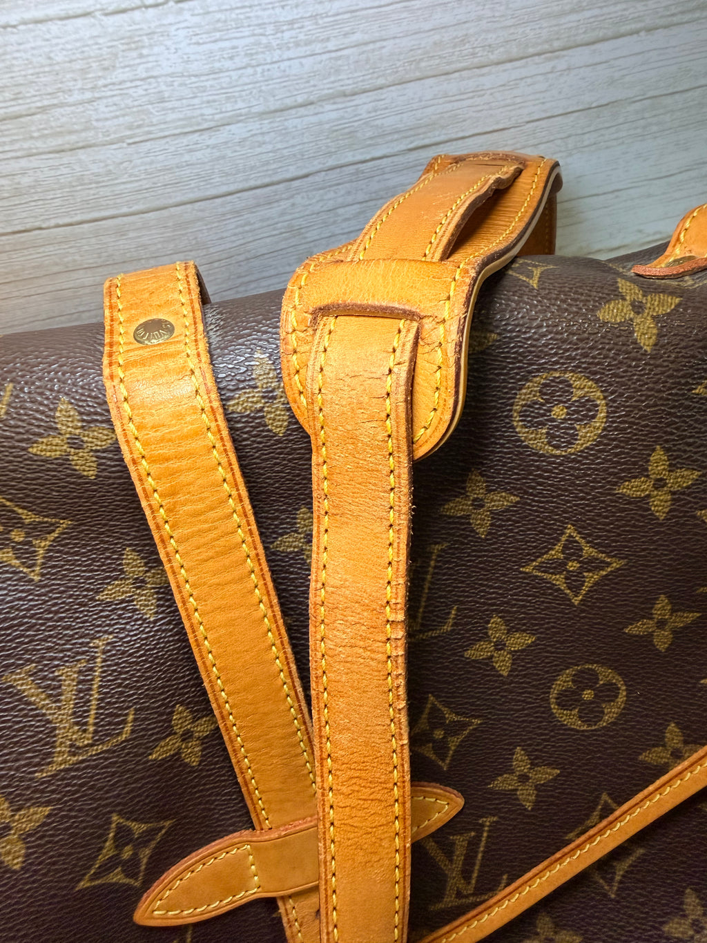 Louis Vuitton Saumur 30 Messenger Bag - 187