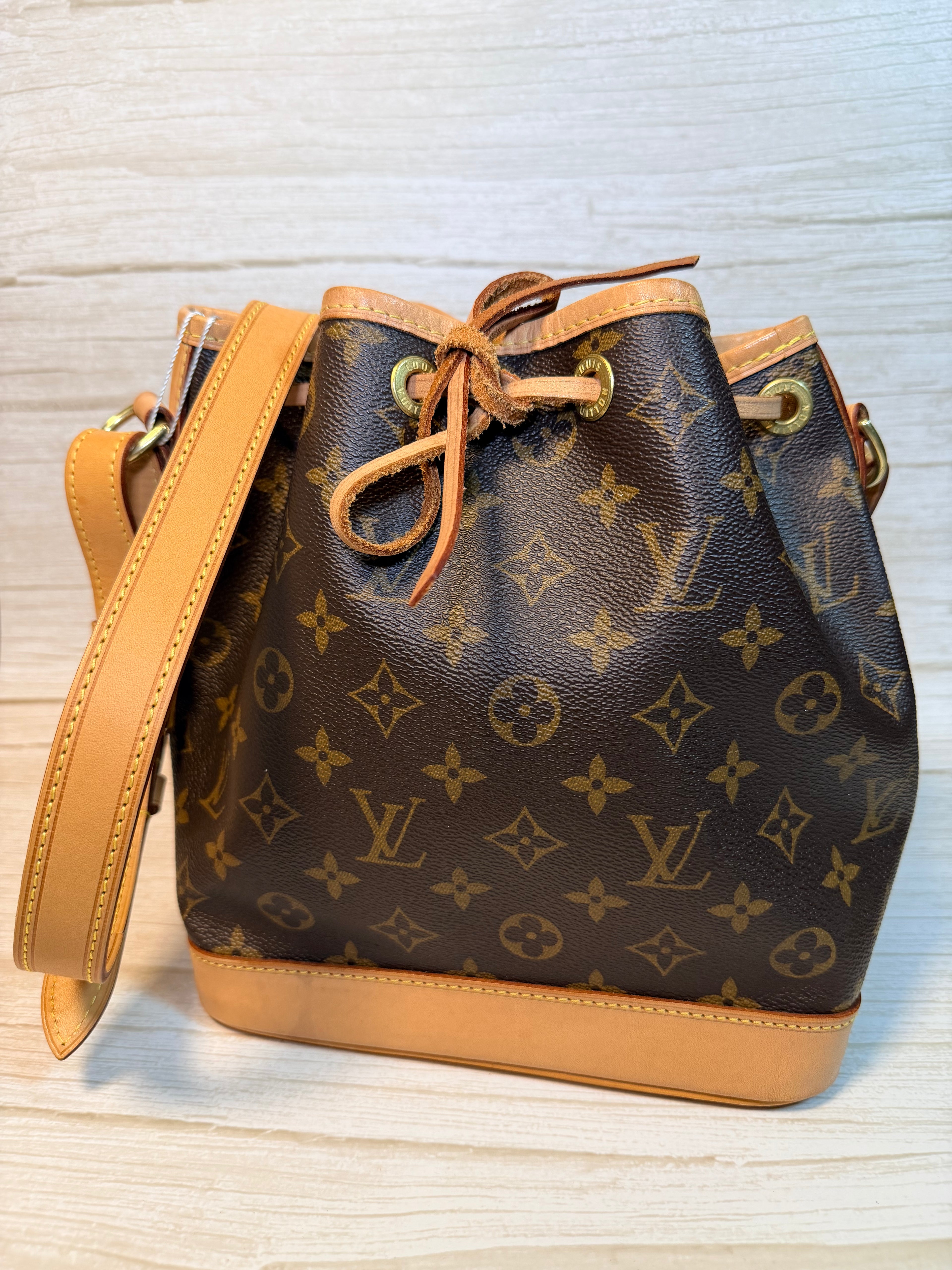Louis Vuitton noe petit -147